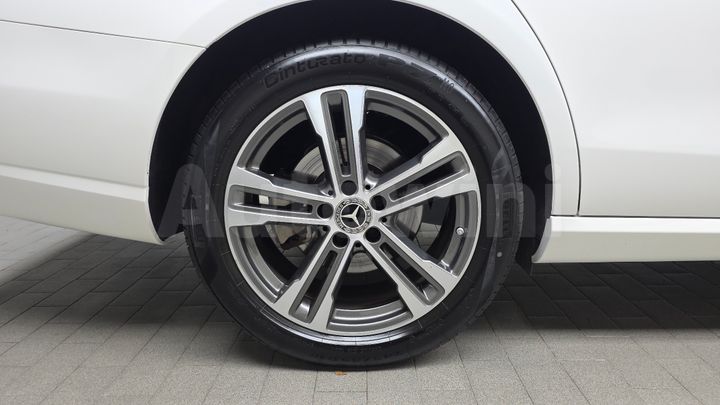 Mercedes Benz E Class 2023 — 5