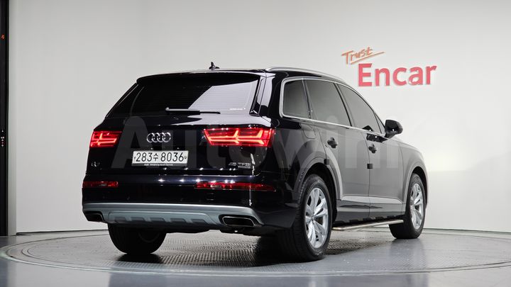 Audi Q7 2019 — 2