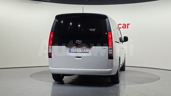 Hyundai Staria 2022 — 4