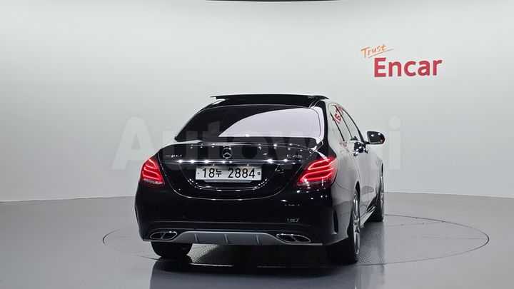 Mercedes Benz C Class 2018 — 4