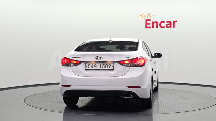 Hyundai Avante 2015 — 4