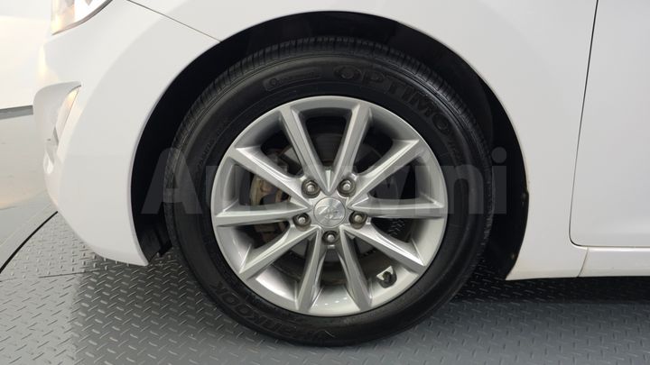 Hyundai Avante 2015 — 5
