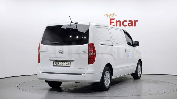 Hyundai Starex 2017 — 2
