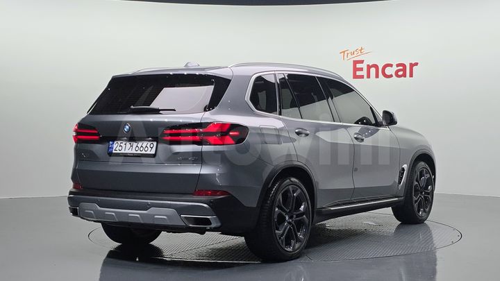 BMW X5 2024 — 2