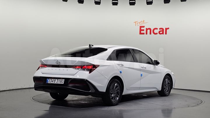 Hyundai Avante 2024 — 2