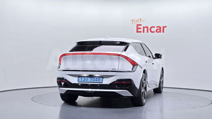 Kia EV6 2023 — 4