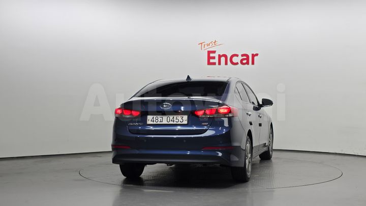 Hyundai Avante 2017 — 4