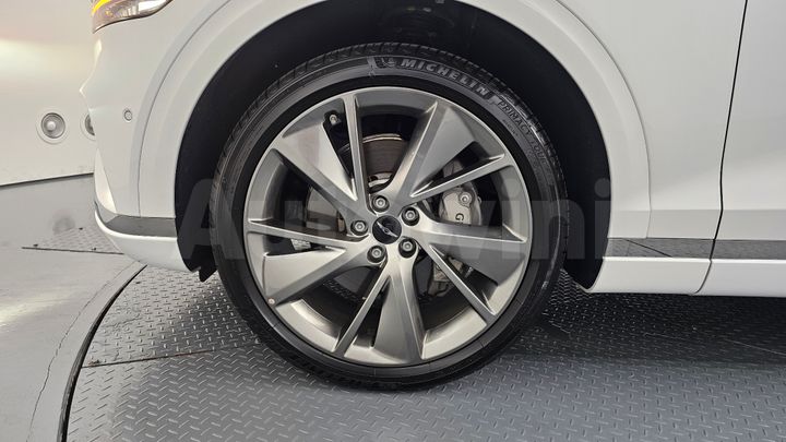 Genesis GV70 2025 — 4