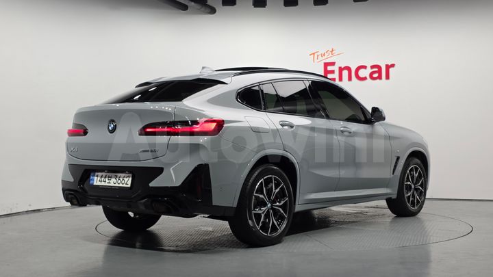 BMW X4 2022 — 2