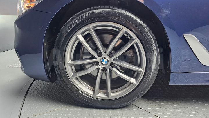 BMW 5 Series 2018 — 5