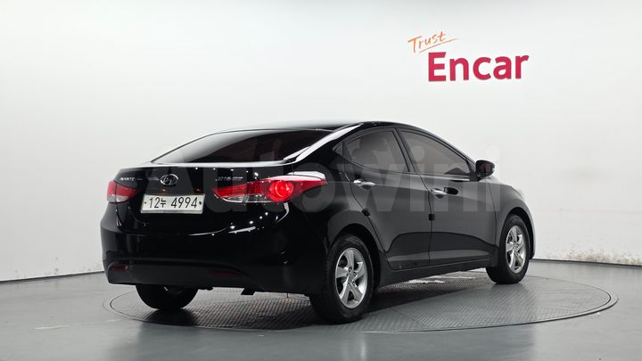 Hyundai Avante 2012 — 2