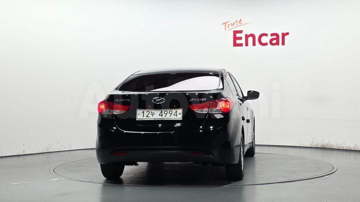 Hyundai Avante 2012 — 4