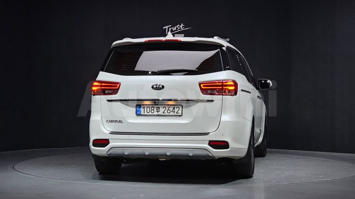 Kia Carnival 2019 — 4