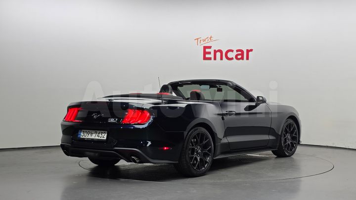 Ford Mustang 2021 — 2