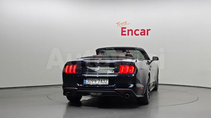 Ford Mustang 2021 — 4