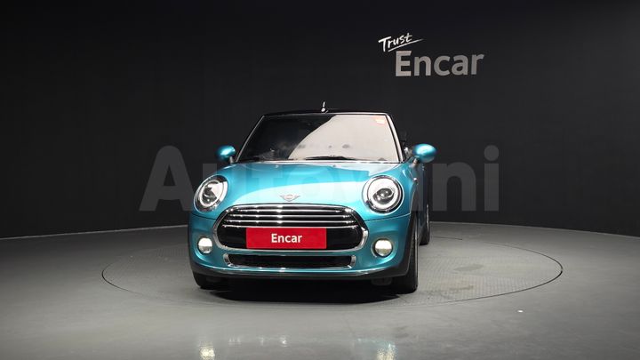 Mini Cooper Convertible 2019 — 3