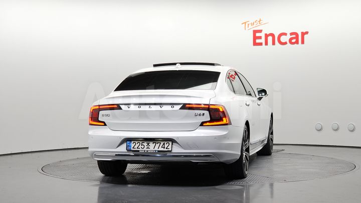 Volvo S90 2023 — 4