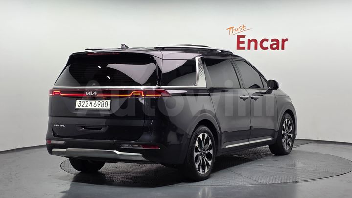 Kia Carnival 2023 — 2