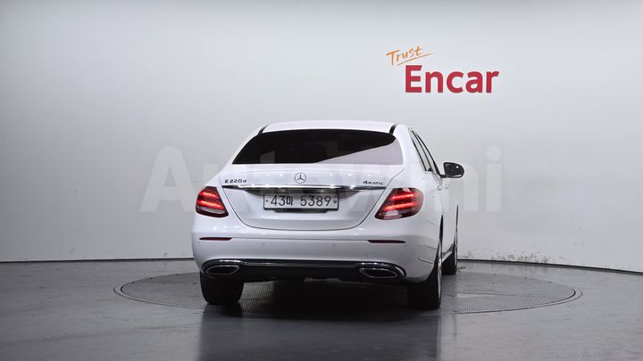 Mercedes-Benz E Class 2017 — 4