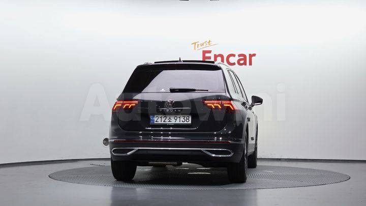 Volkswagen Tiguan 2022 — 4