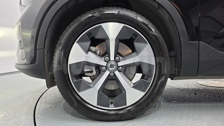 Volvo XC40 2023 — 5