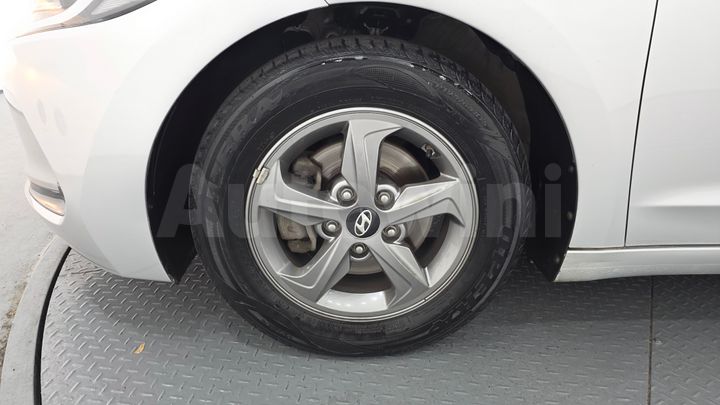Hyundai Avante 2016 — 5