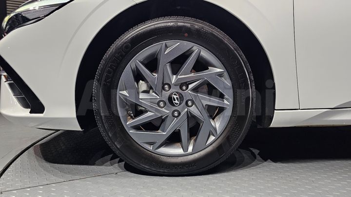Hyundai Avante 2025 — 5