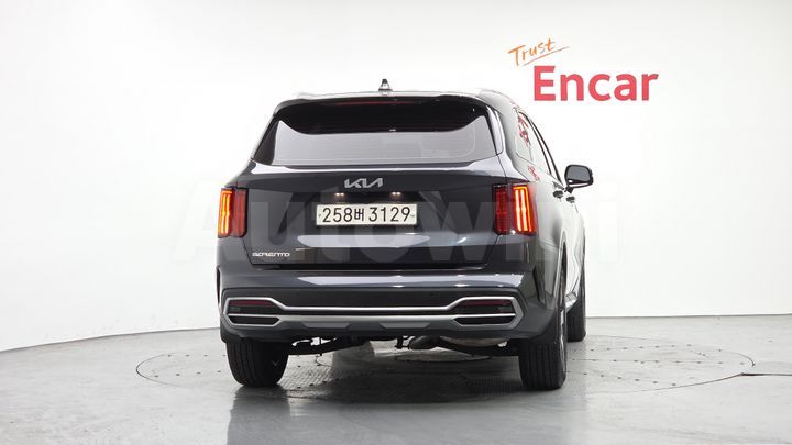 Kia Sorento 2023 — 4