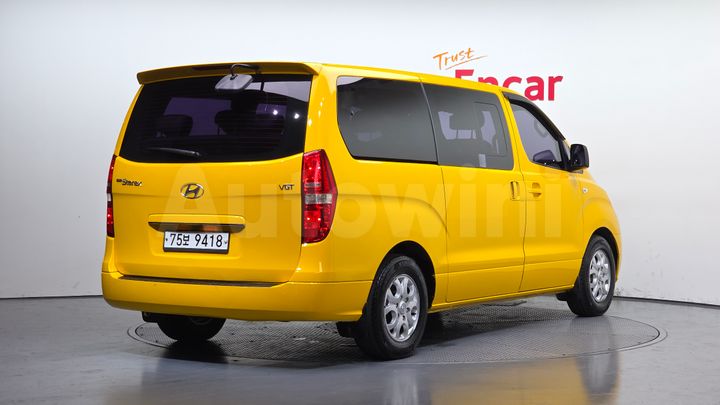 Hyundai Starex 2014 — 2