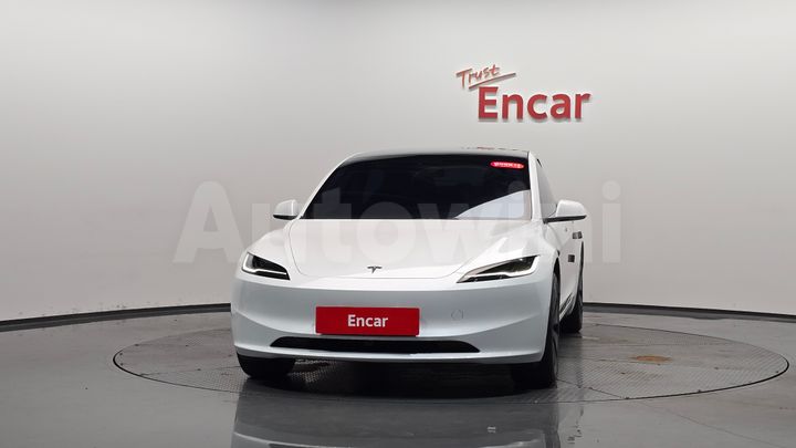 Tesla Model 3 2026 — 2
