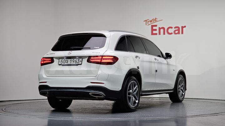 Mercedes Benz GLC Class 2019 — 2