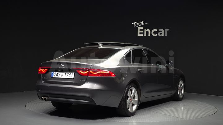 Jaguar XF 2018 — 2