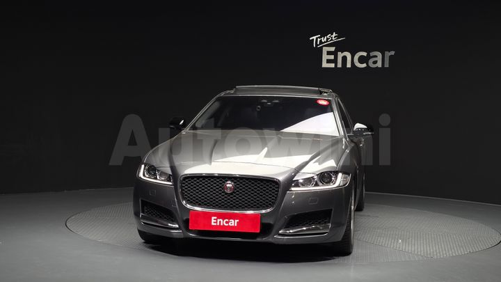 Jaguar XF 2018 — 3
