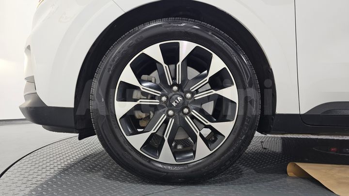 Kia Carnival 2021 — 5
