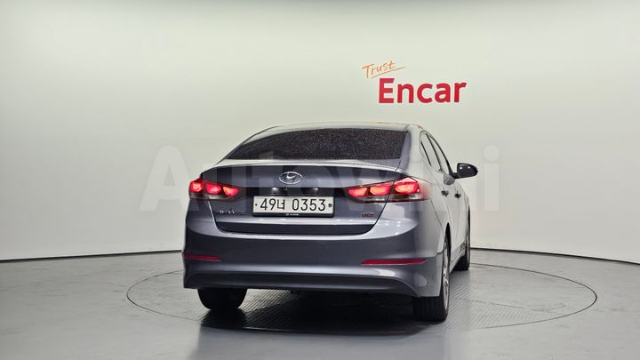 Hyundai Avante 2017 — 4