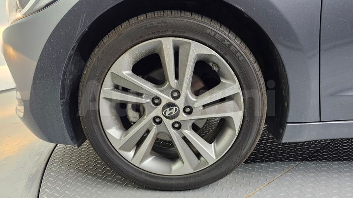 Hyundai Avante 2017 — 5
