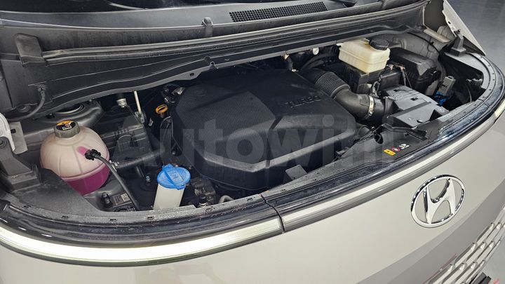 Hyundai Staria 2023 — 5