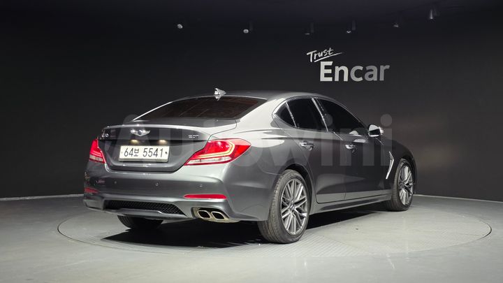 Genesis G70 2018 — 2