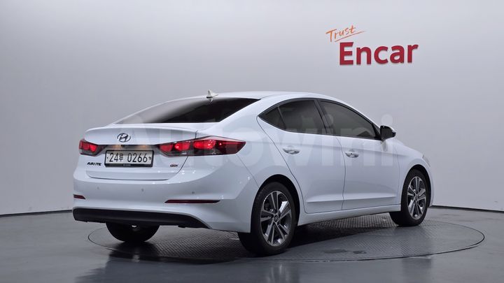 Hyundai Avante 2017 — 2