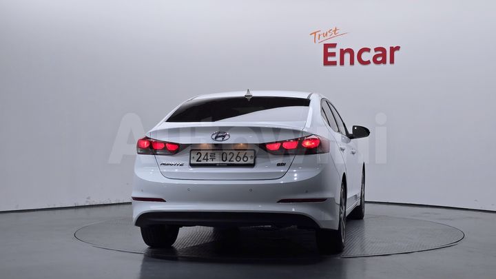 Hyundai Avante 2017 — 4