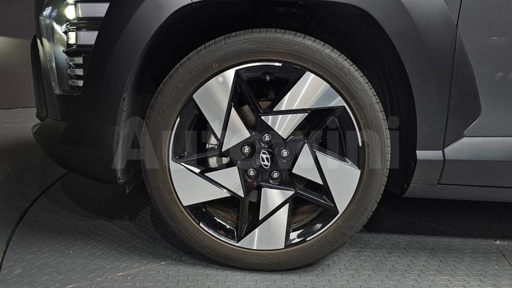 Hyundai Kona 2025 — 5