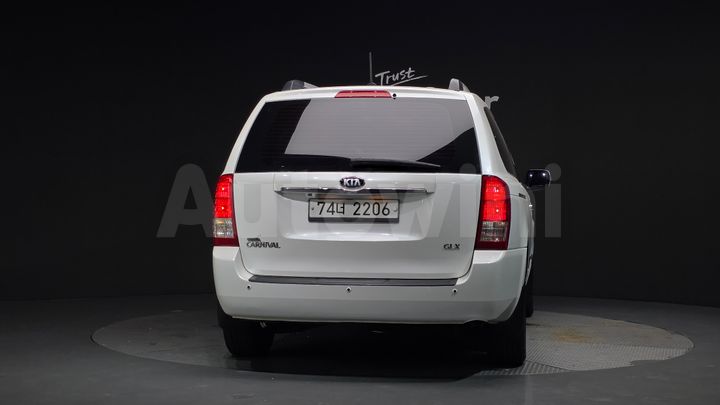 Kia Carnival 2013 — 4