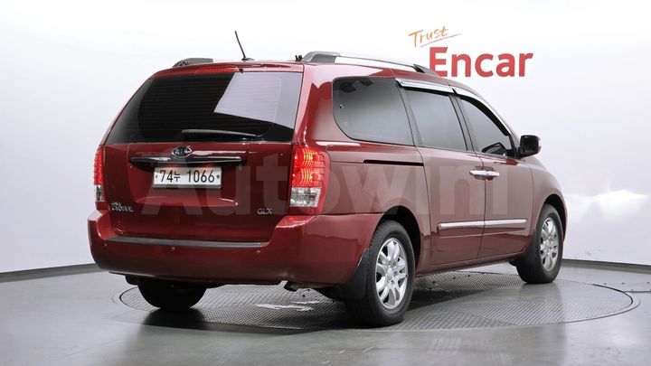Kia Carnival 2012 — 2
