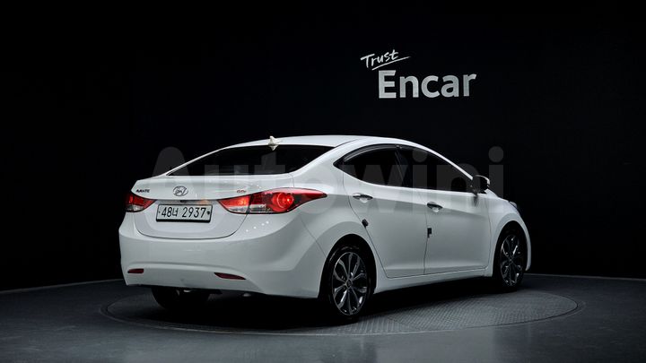 Hyundai Avante 2013 — 2