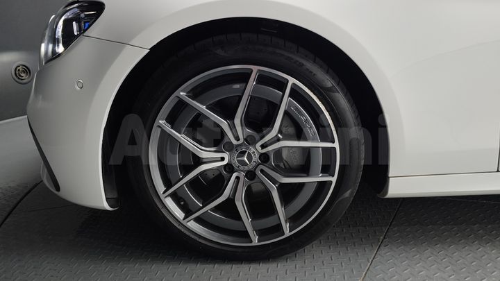Mercedes-Benz E Class 2022 — 5