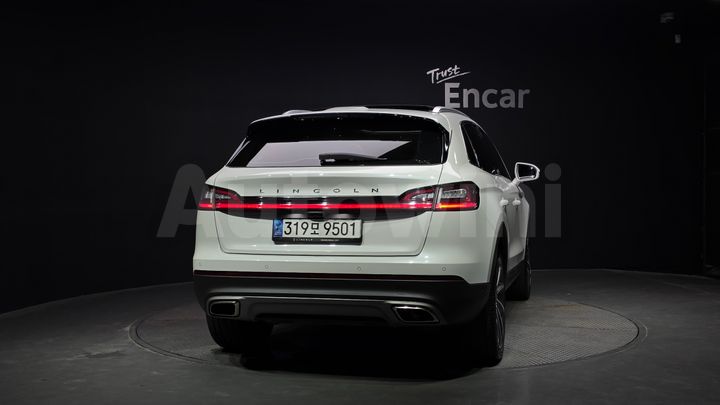 Lincoln Nautilus 2022 — 3