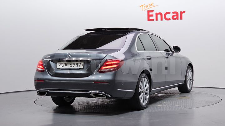 Mercedes-Benz E Class 2019 — 2