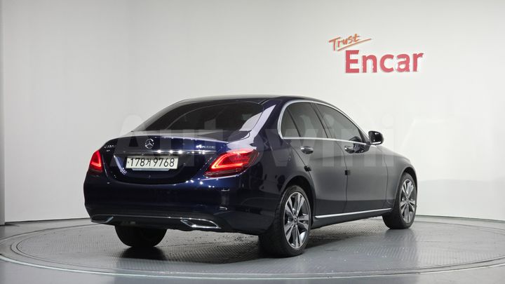 Mercedes-Benz C Class 2020 — 2
