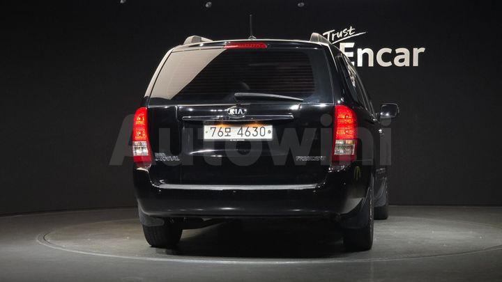 Kia Carnival 2013 — 4