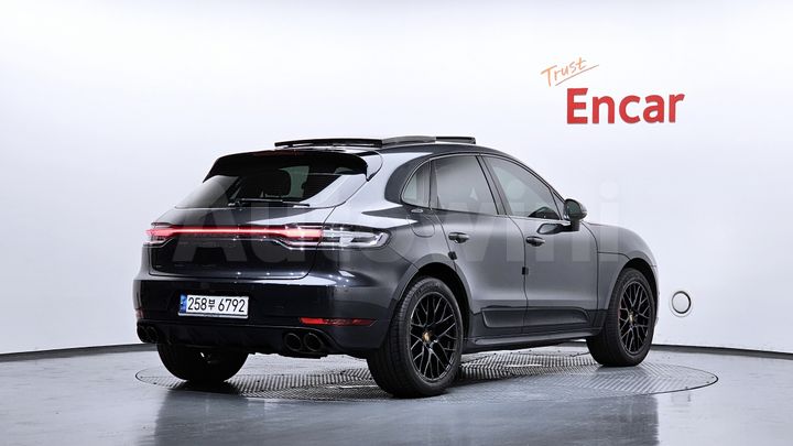 Porsche Macan 2021 — 2